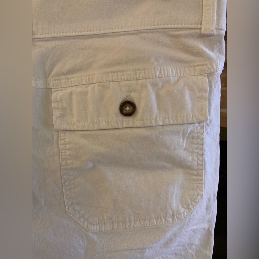 Dockers “khaki goodness inside” White Capri’s - Picture 7 of 11